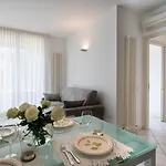 Apartment Gran Torino 17 *