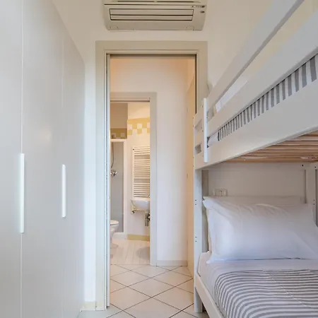 Apartment Gran Torino 17 *